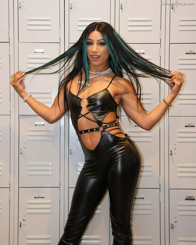Sasha Banks photo 14 of 776