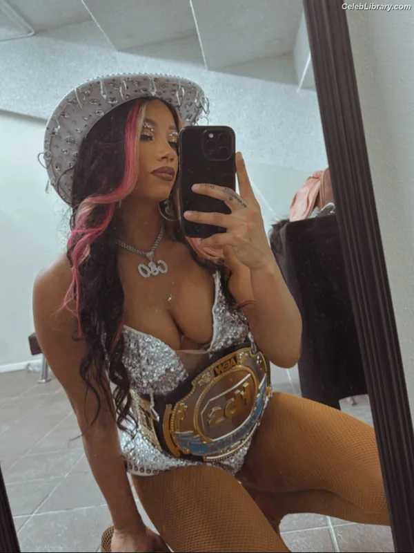 Sasha Banks photo 4 of 776