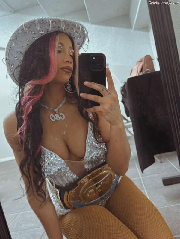 Sasha Banks photo 5 of 776