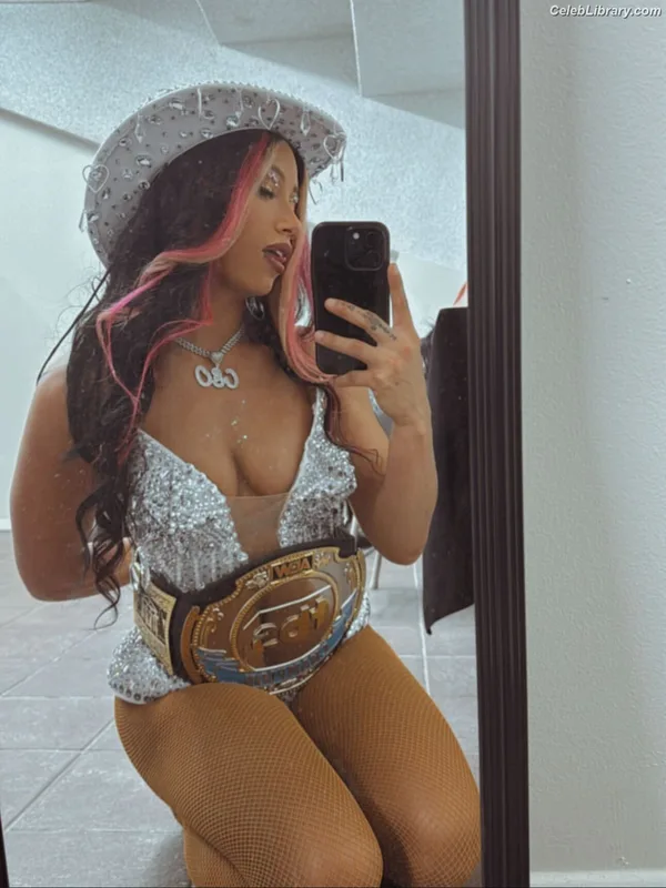 Sasha Banks photo 7 of 776