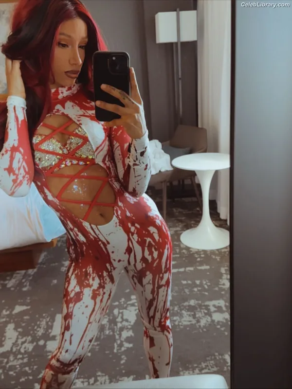 Sasha Banks photo 17 of 776
