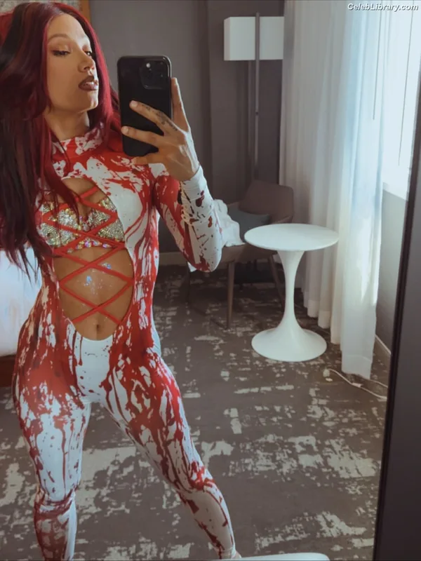 Sasha Banks photo 18 of 776