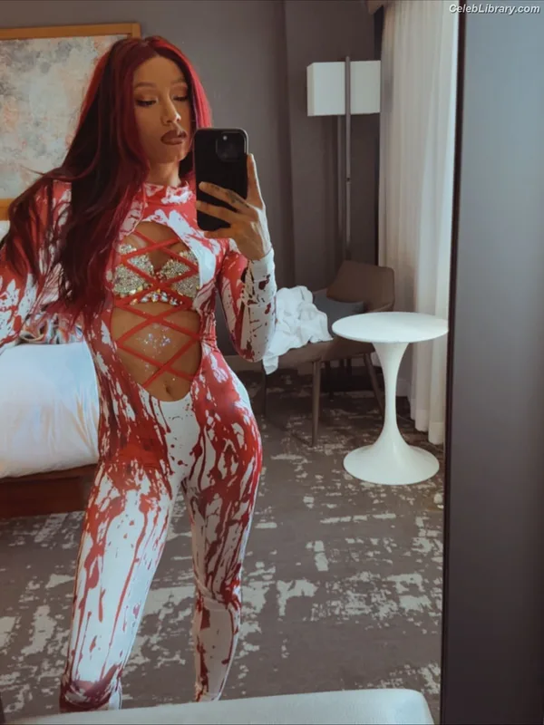 Sasha Banks photo 19 of 776