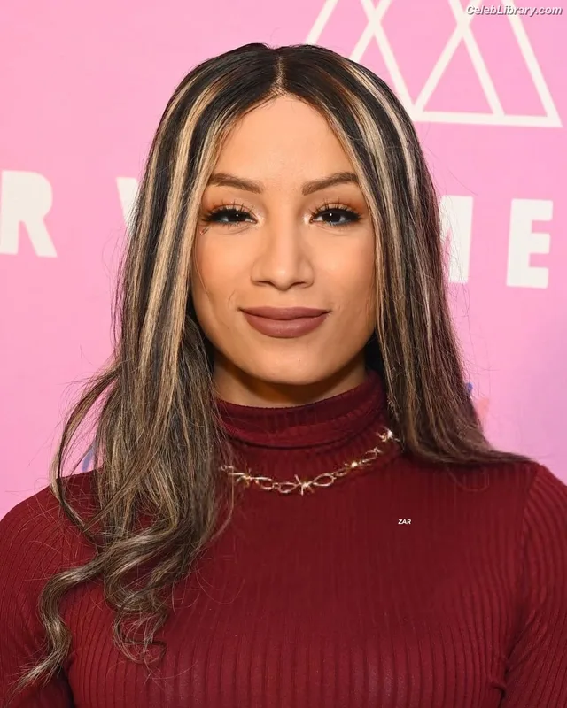 Sasha Banks photo 23 of 776