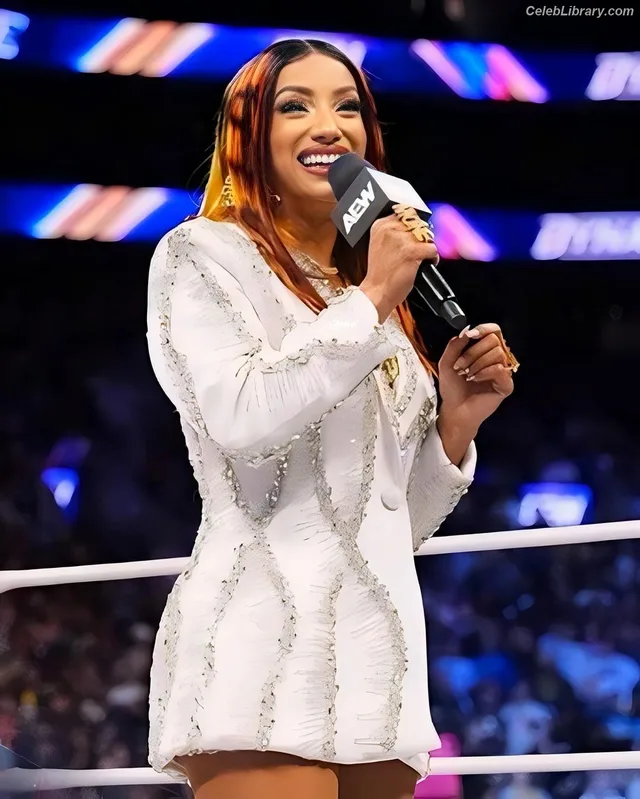 Sasha Banks photo 1 of 776