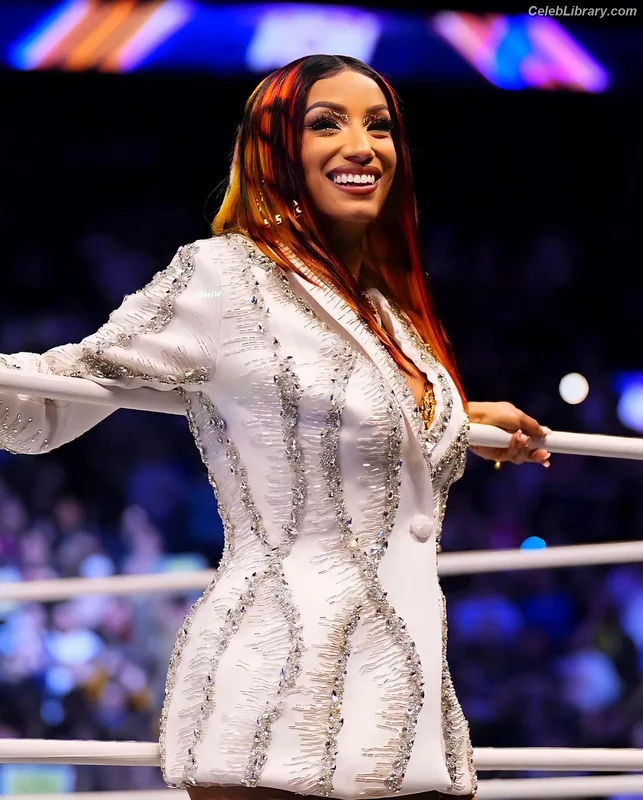 Sasha Banks photo 4 of 776