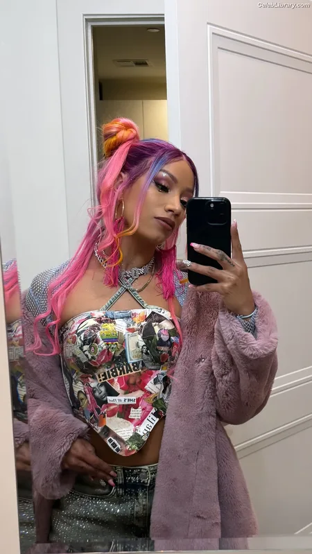 Sasha Banks photo 16 of 776
