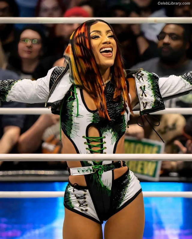 Sasha Banks photo 19 of 776