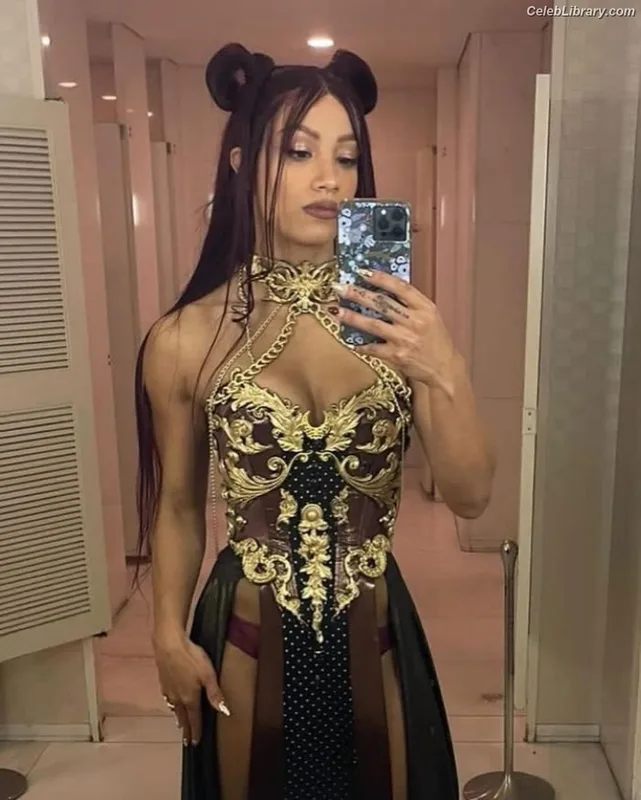 Sasha Banks photo 21 of 776