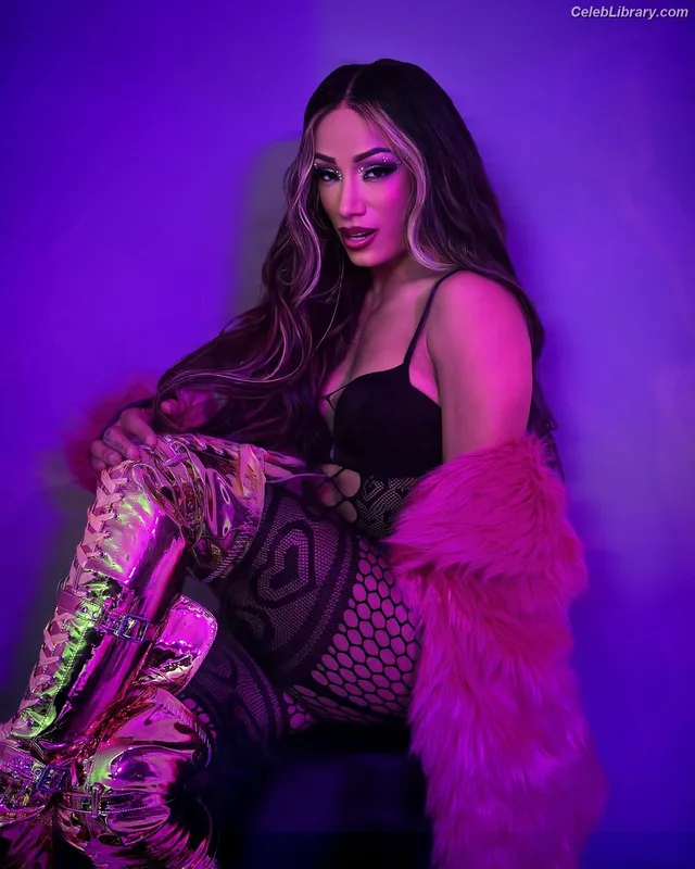 Sasha Banks photo 6 of 776