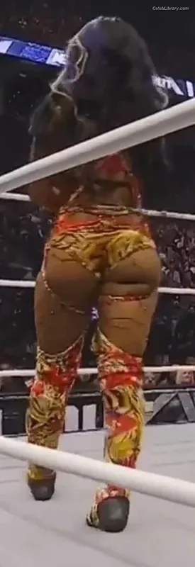 Sasha Banks photo 9 of 776