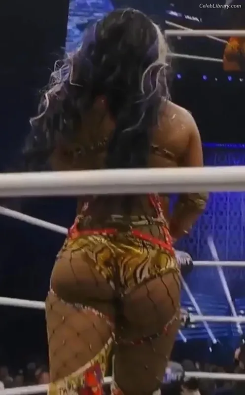 Sasha Banks photo 15 of 776