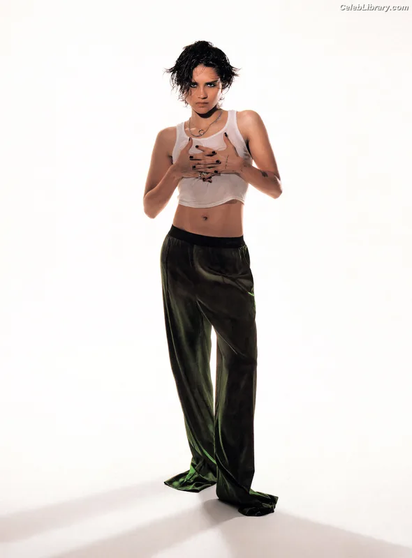 Sasha Calle photo 5 of 289