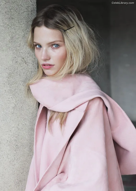 Sasha Luss photo 9 of 41