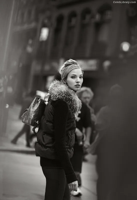 Sasha Luss photo 14 of 41