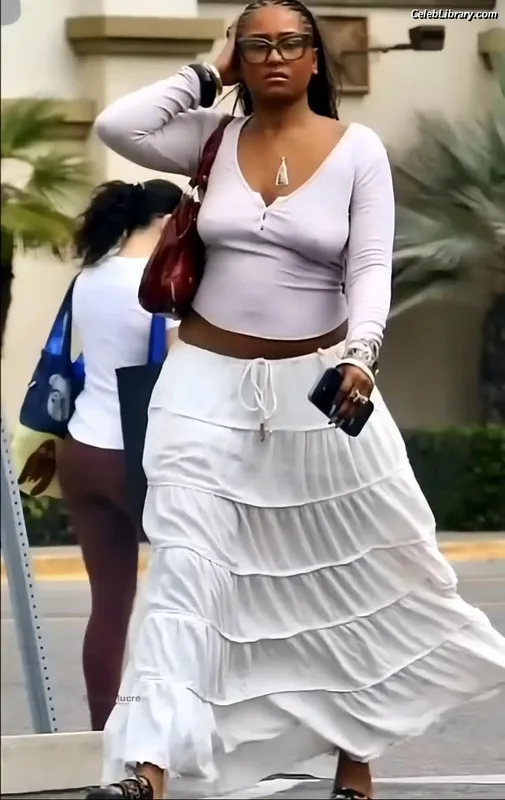 Sasha Obama photo 6 of 9