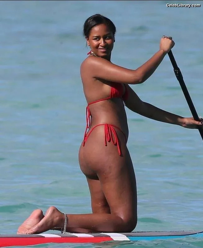 Sasha Obama photo 3 of 9