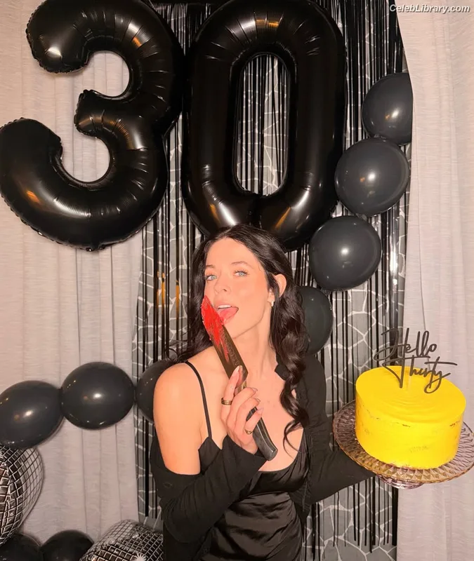 Sasha Pieterse photo 10 of 174