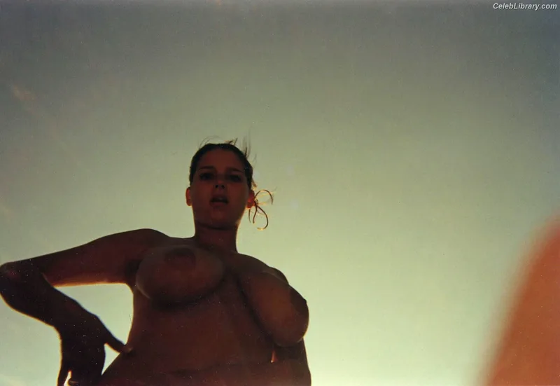 Saskia Howard Clarke photo 5 of 17