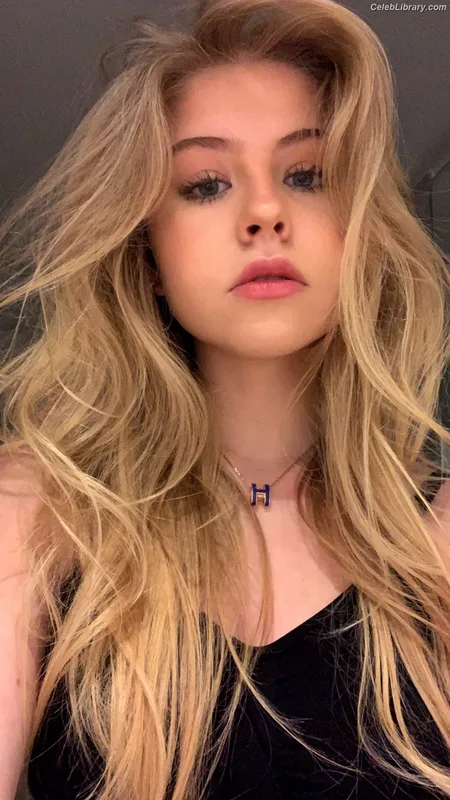 Saskia Lester photo 1 of 3