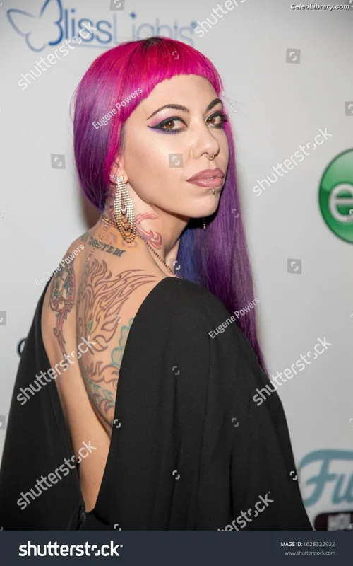 Satine Phoenix photo 22 of 1062