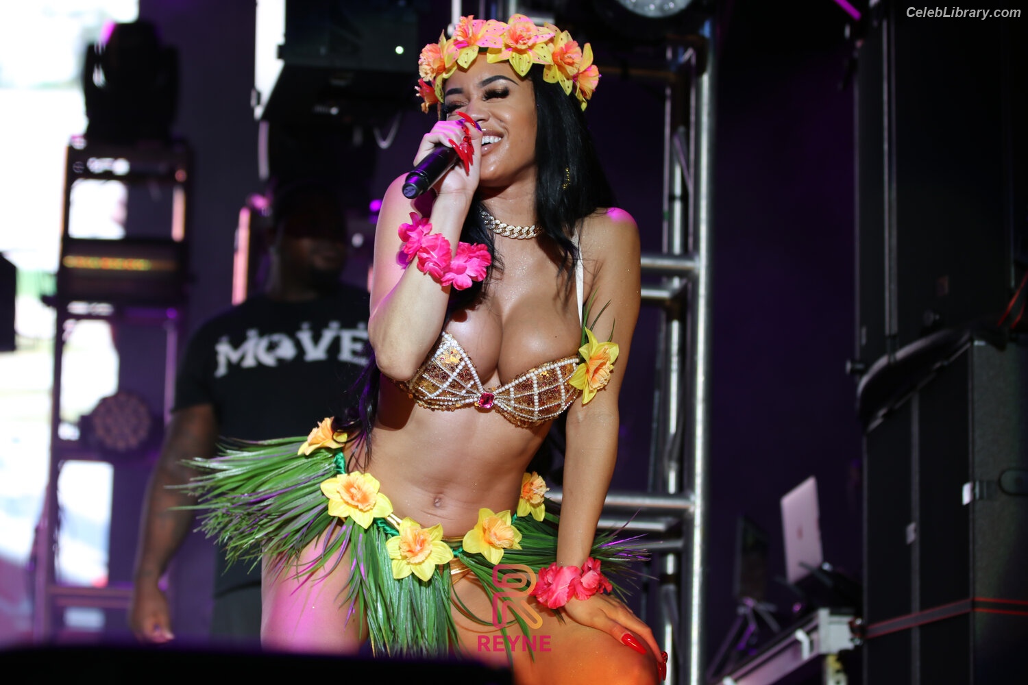 Saweetie photo 1 of 854