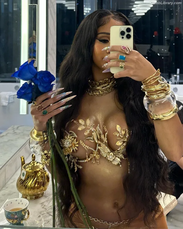 Saweetie photo 1 of 854