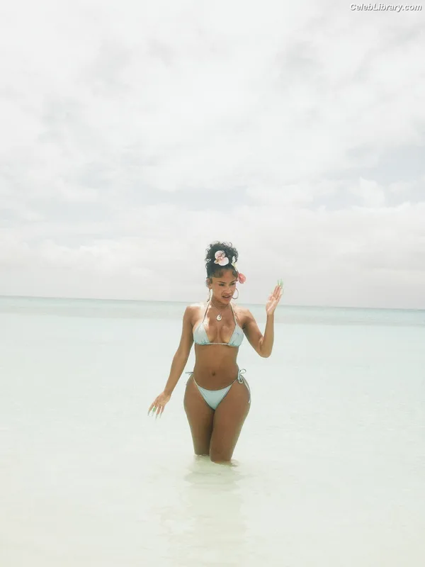 Saweetie photo 11 of 854