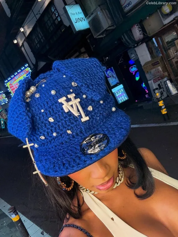 Saweetie photo 1 of 854