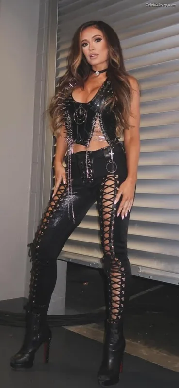 Scarlett Bordeaux photo 11 of 615