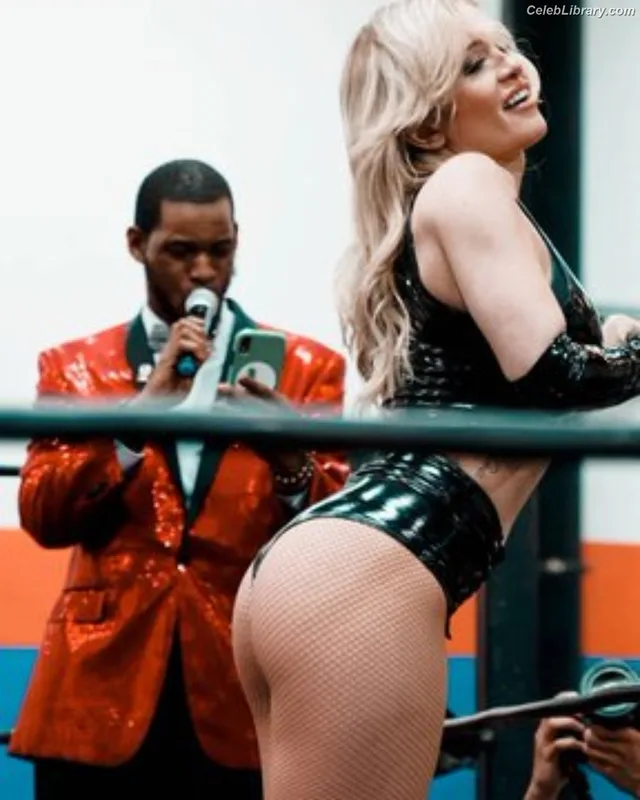 Scarlett Bordeaux photo 5 of 615