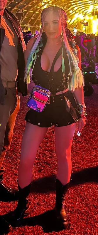 Scarlett Bordeaux photo 1 of 615
