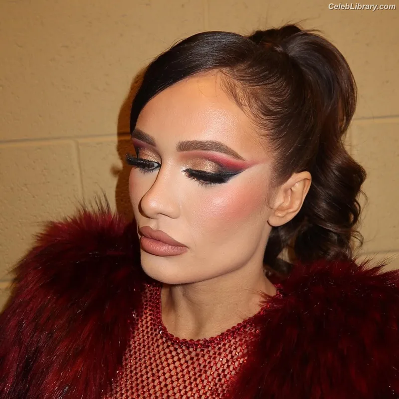 Scarlett Bordeaux photo 2 of 615