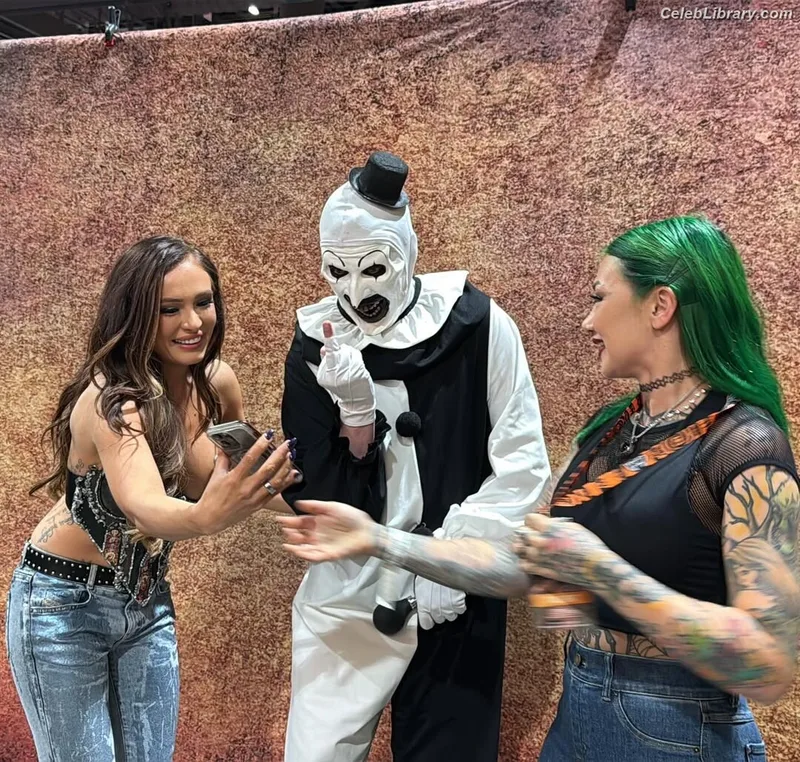 Scarlett Bordeaux photo 13 of 615