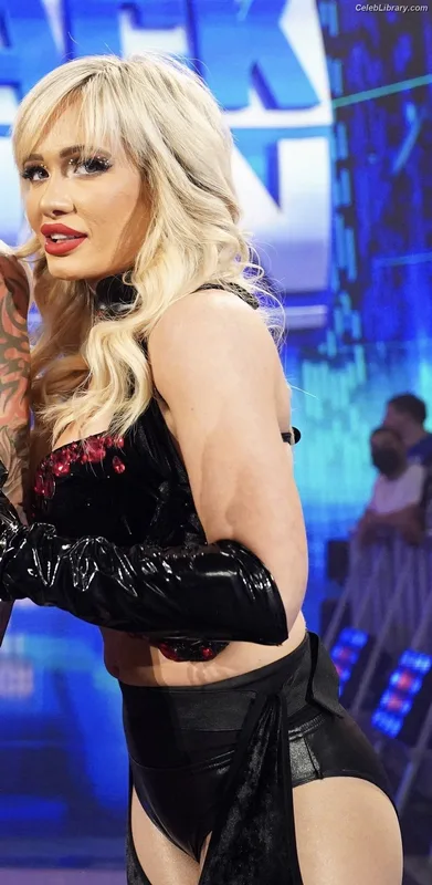 Scarlett Bordeaux photo 1 of 615