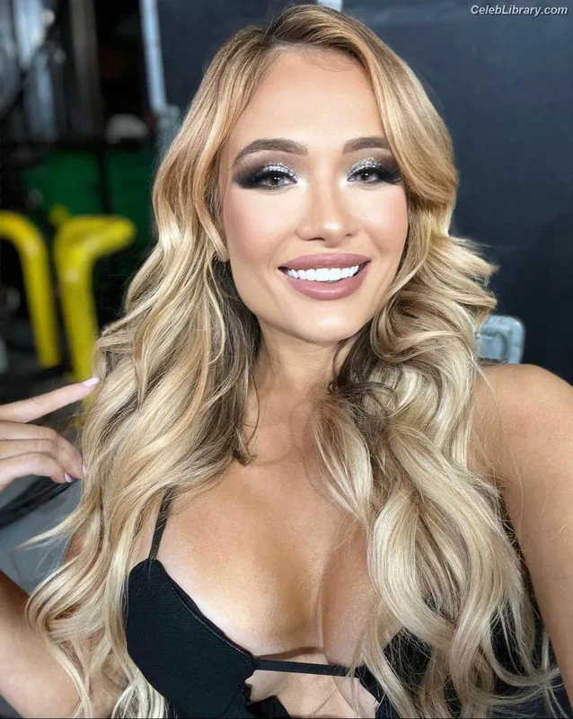 Scarlett Bordeaux photo 7 of 615