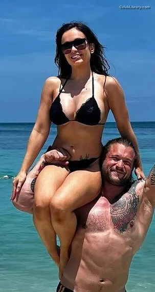 Scarlett Bordeaux photo 5 of 615