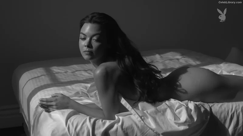 Scarlett Byrne photo 2 of 6