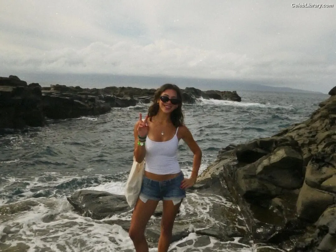 Scarlett Estevez photo 1 of 28