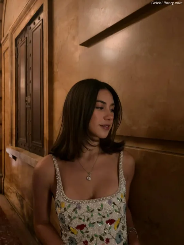 Scarlett Estevez photo 14 of 29