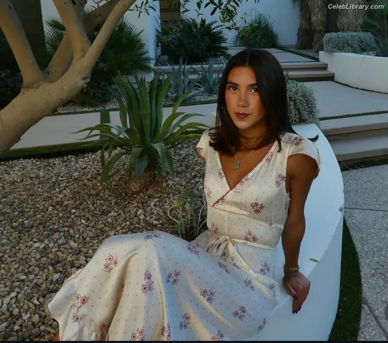 Scarlett Estevez photo 19 of 29
