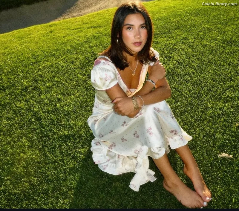 Scarlett Estevez photo 20 of 29