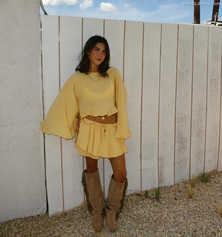 Scarlett Estevez photo 22 of 29
