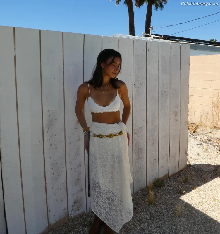 Scarlett Estevez photo 23 of 29