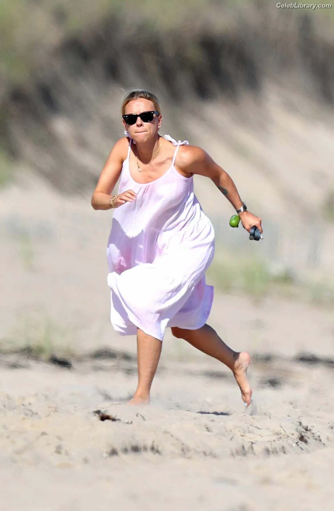Scarlett Johansson photo 2 of 2619