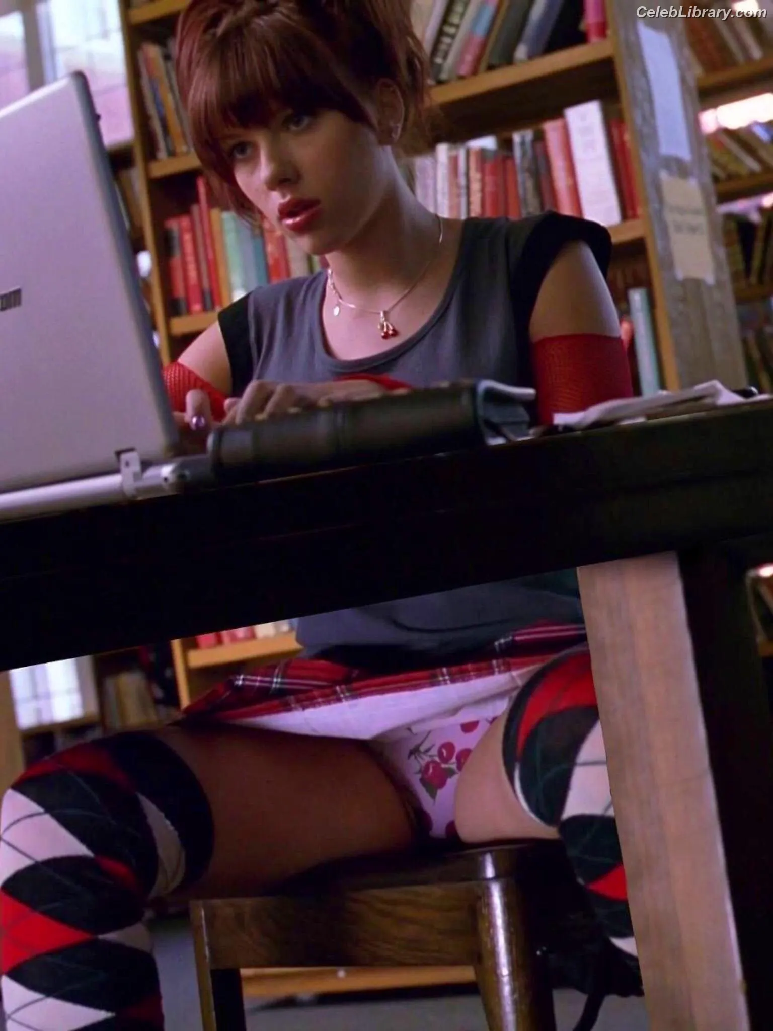 Scarlett Johansson photo 17 of 2619