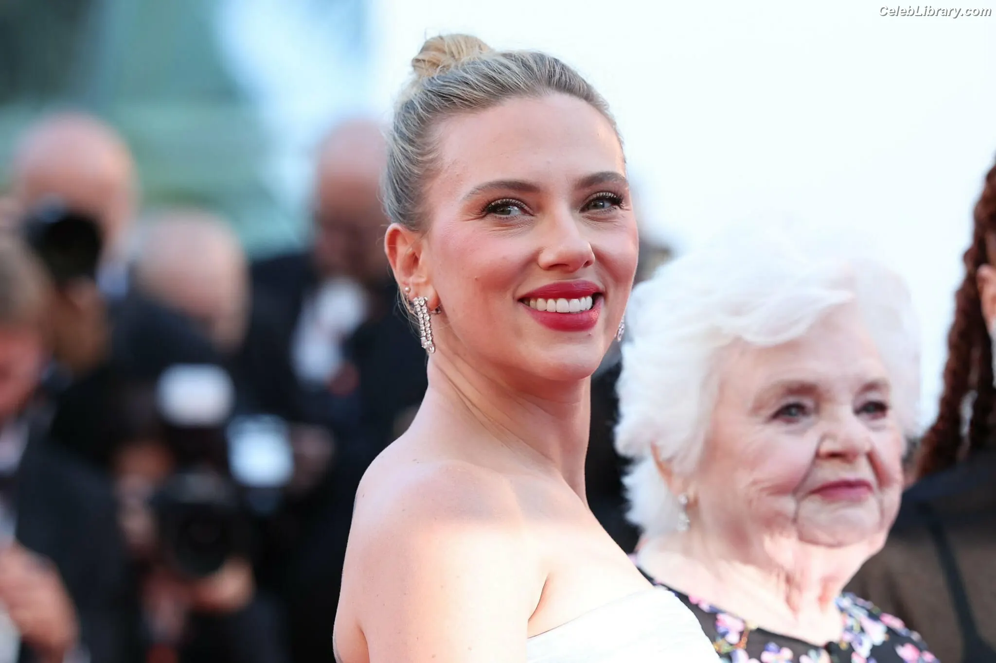Scarlett Johansson photo 21 of 2619