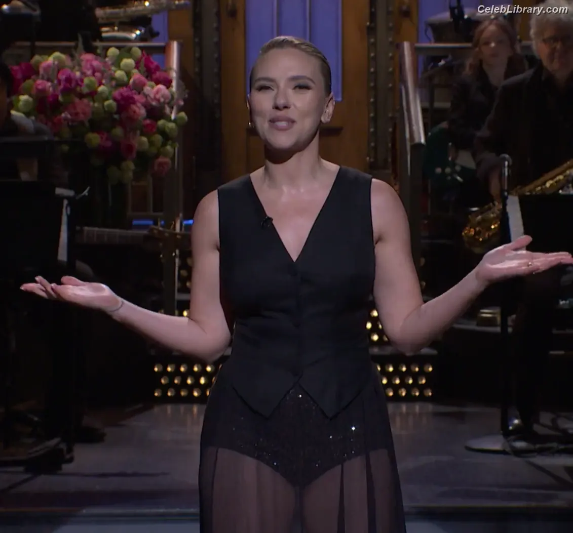 Scarlett Johansson photo 10 of 2619
