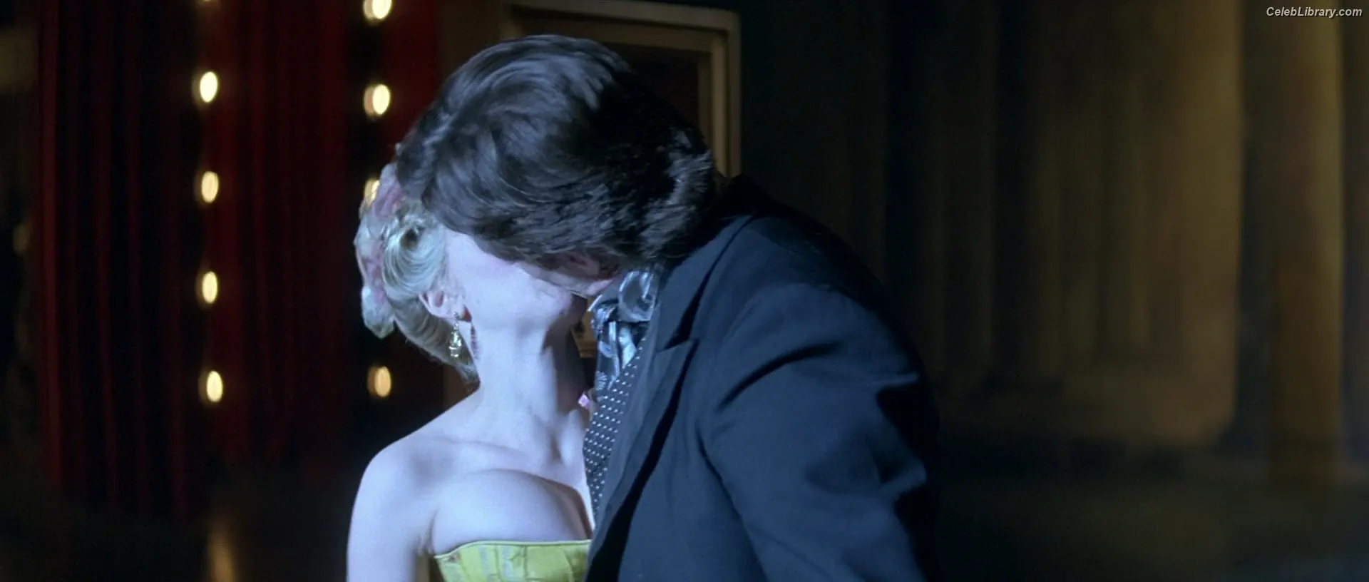 Scarlett Johansson photo 21 of 2619