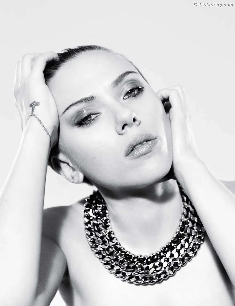 Scarlett Johansson photo 3 of 2619